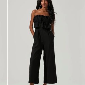 ASTR Ruffle bust tie back jumpsuit size XS black